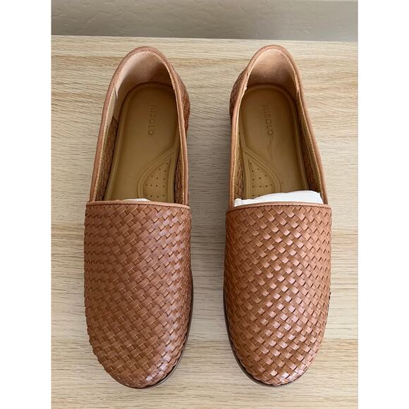 Salvatore Ferragamo Goliath Italian Leather brown Loafers perforated size 9.5D Salvatore Ferragamo | Shoes | Salvatore Ferragamo Goliath  main image 3
